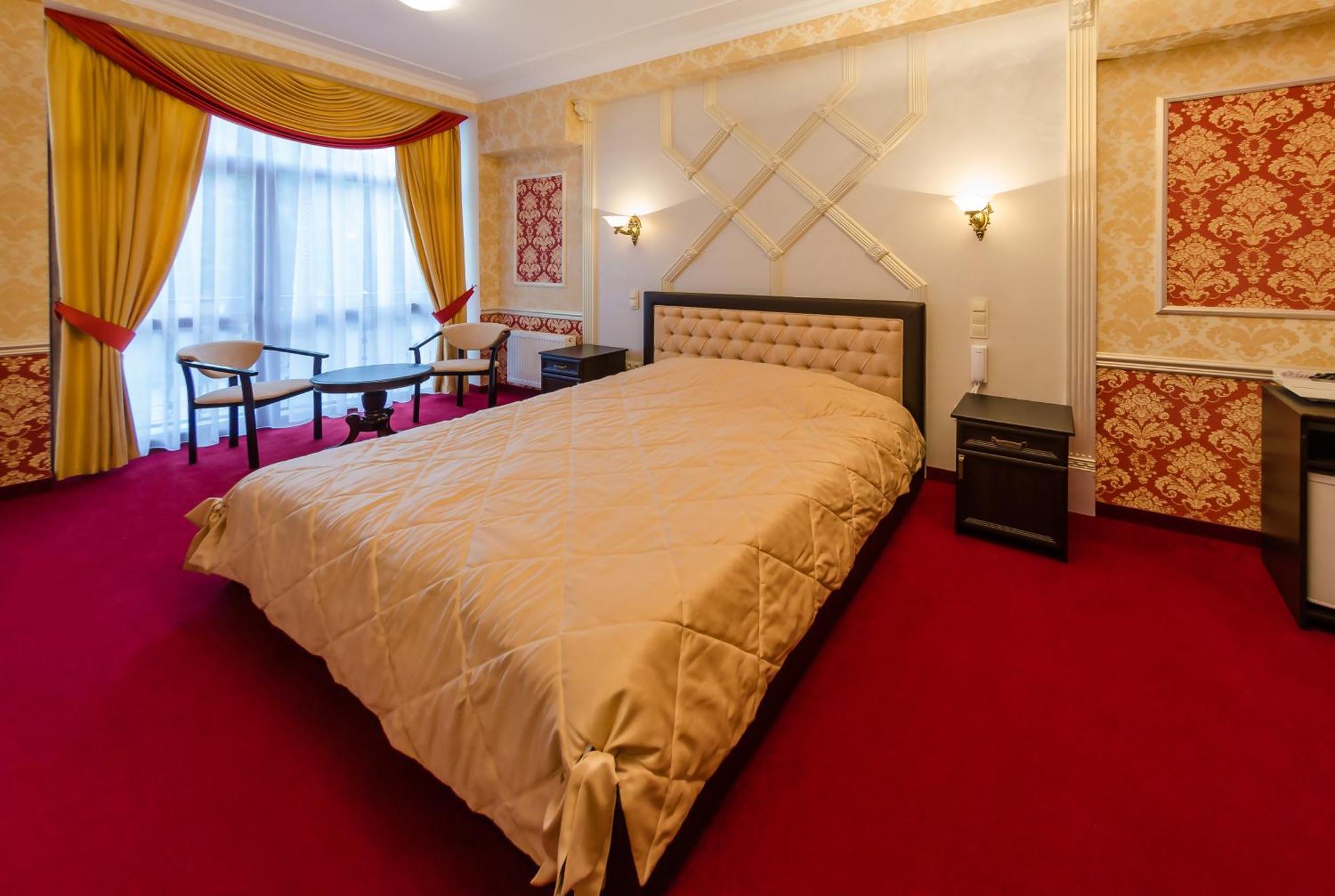 Franz Hotel&Restaurant ايفانو - فرانكيفسك المظهر الخارجي الصورة