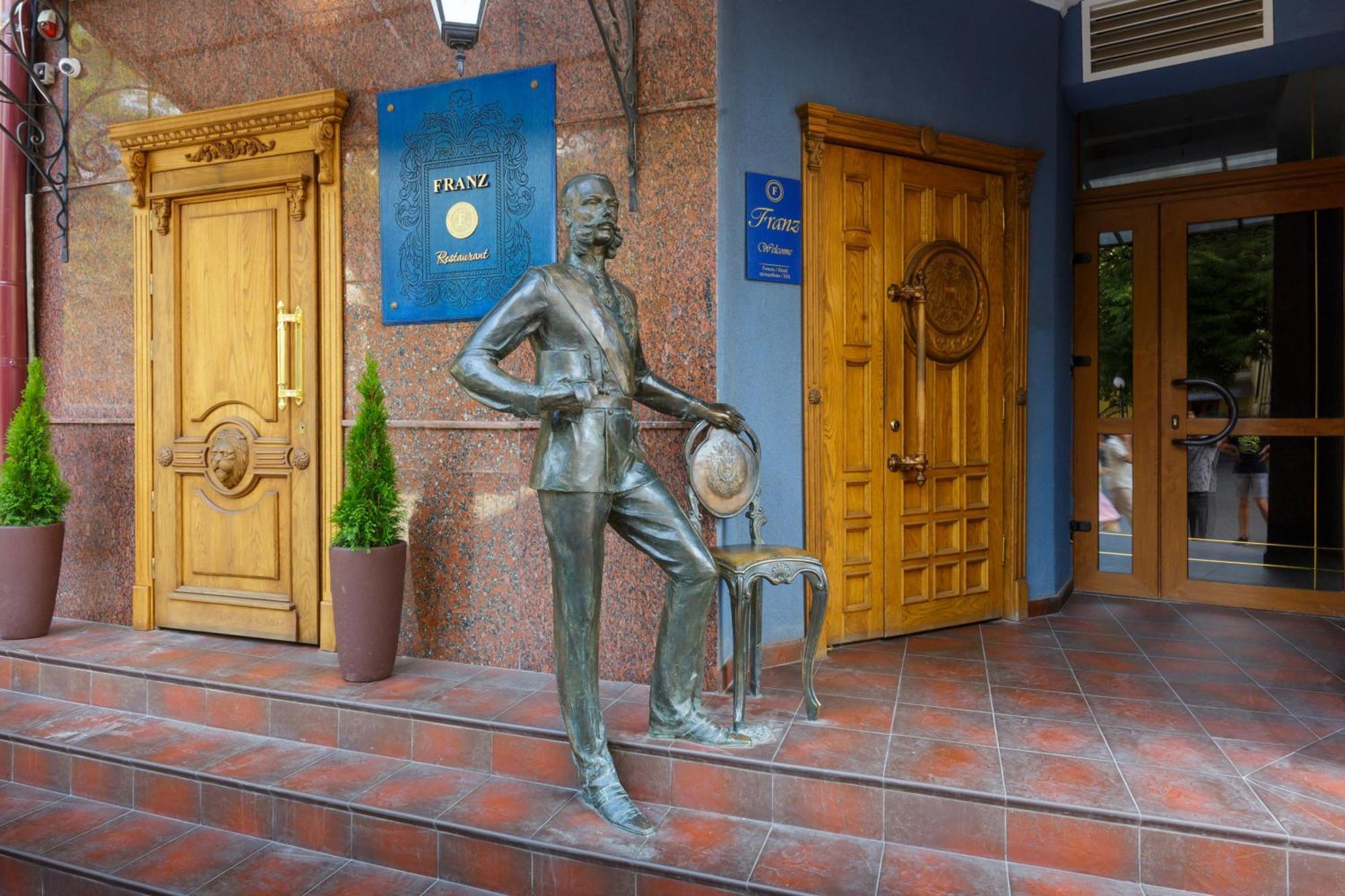 Franz Hotel&Restaurant ايفانو - فرانكيفسك المظهر الخارجي الصورة