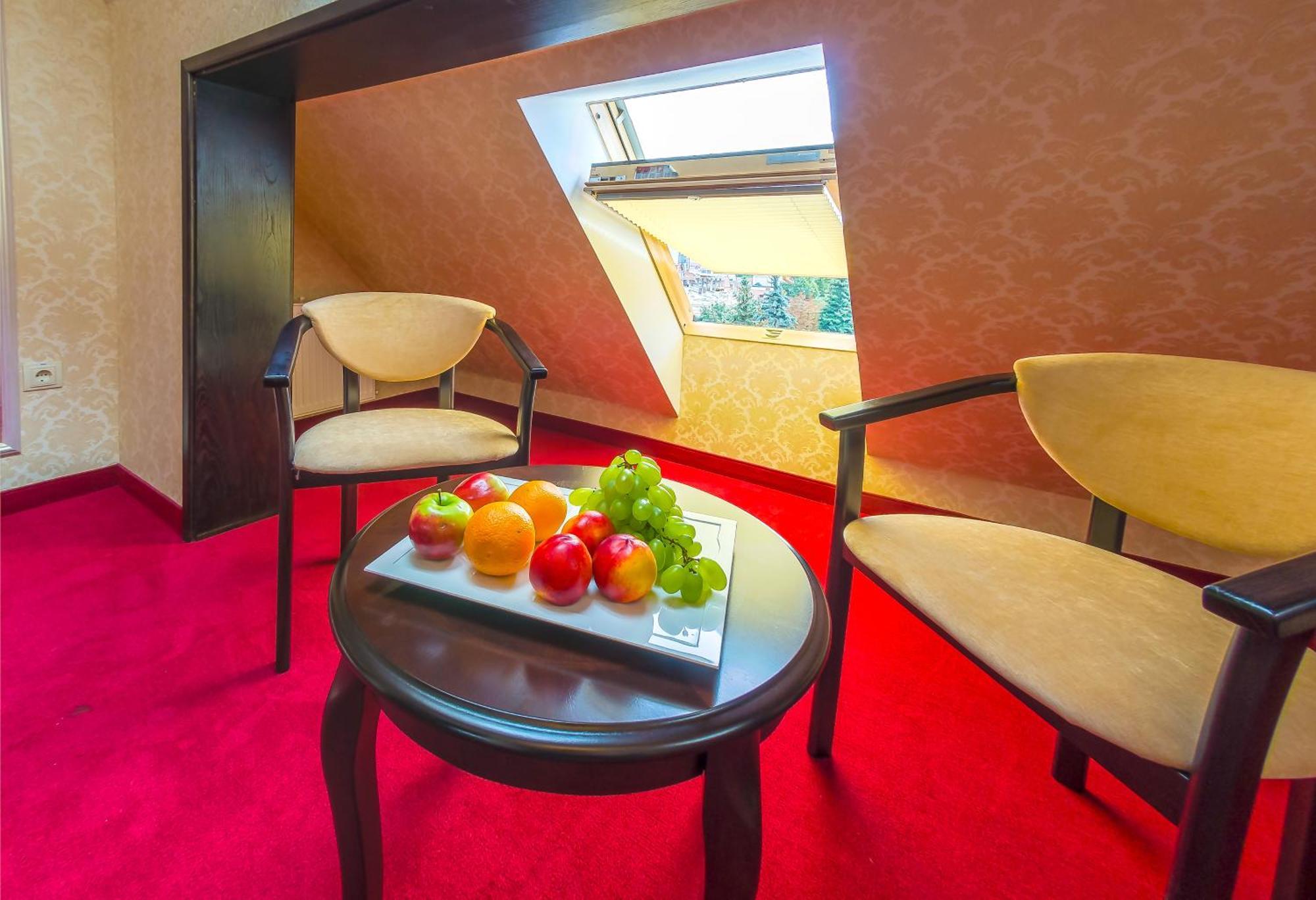 Franz Hotel&Restaurant ايفانو - فرانكيفسك المظهر الخارجي الصورة