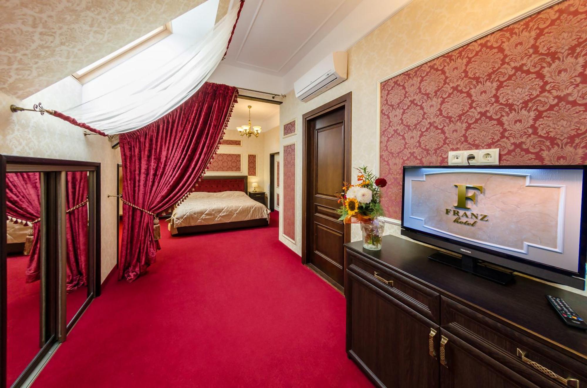 Franz Hotel&Restaurant ايفانو - فرانكيفسك المظهر الخارجي الصورة