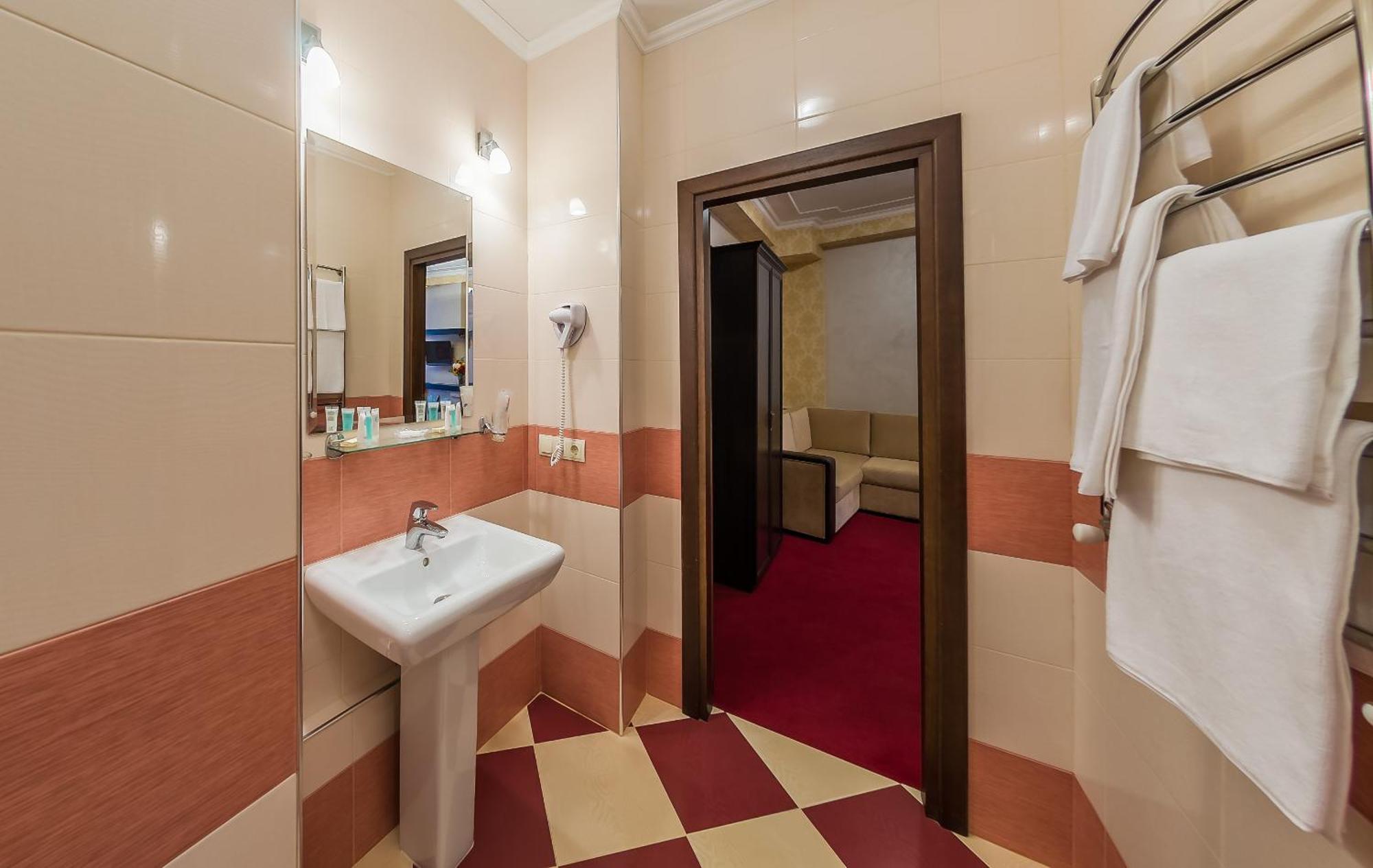 Franz Hotel&Restaurant ايفانو - فرانكيفسك الغرفة الصورة