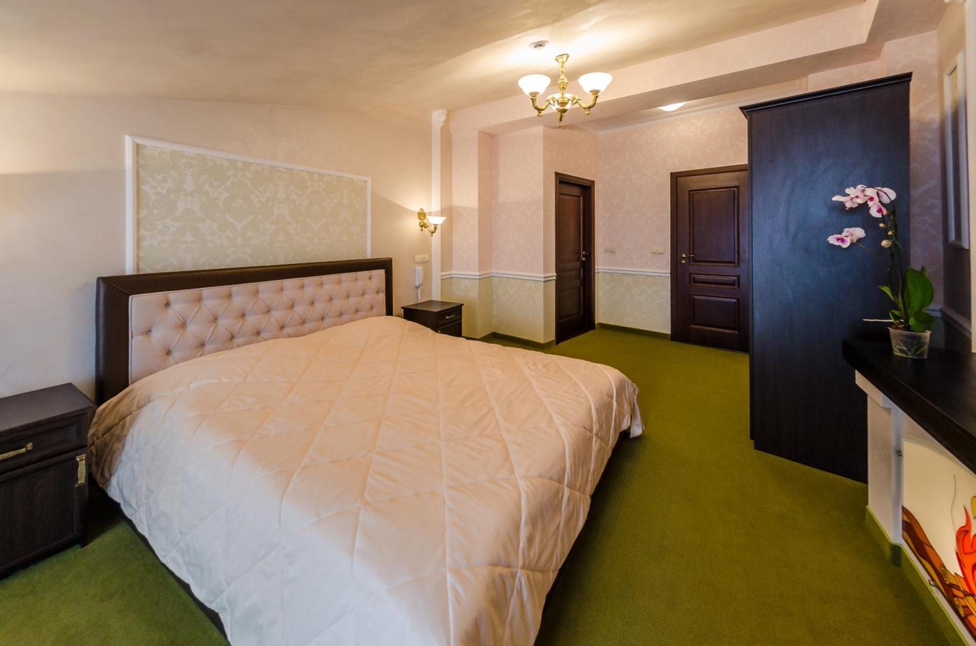 Franz Hotel&Restaurant ايفانو - فرانكيفسك الغرفة الصورة