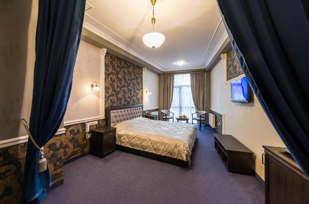 Franz Hotel&Restaurant ايفانو - فرانكيفسك الغرفة الصورة